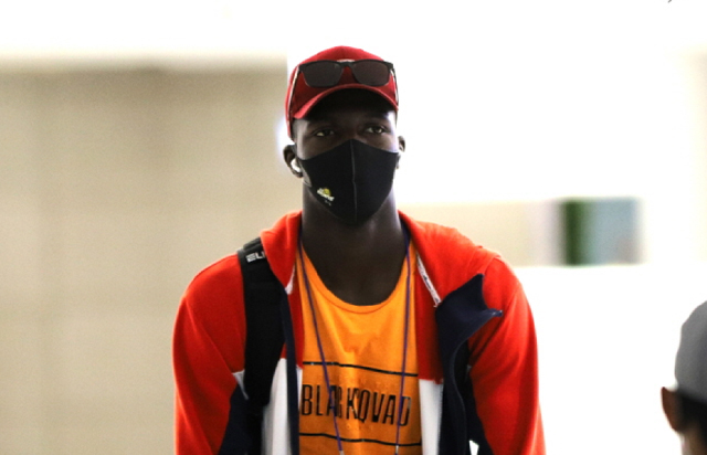 케이타 선수 입국