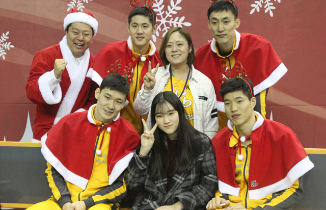 12월 17일 선수와 함께 크리스마스 사진