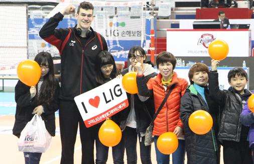 응원존 이벤트, 오렌지팀 선수와 사진촬영