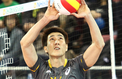 1/14 권영민 선수 세트성공 12,000개 돌파(1호), 마틴 후위공격 600점 돌파(11호)