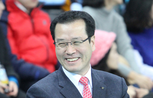 강성형 감독대행 체제, 문용관 감독님은 총감독