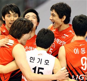 ''이경수 21득점'' LIG손해보험, 삼성화재 격파