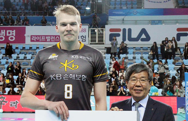 우드리스, 대한항공전에서 트리플크라운 달성