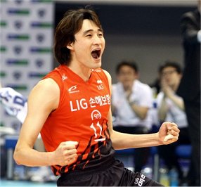 [프로배구 테마랭킹] 3월 첫째주 이경수 레프트 1위 눈앞
